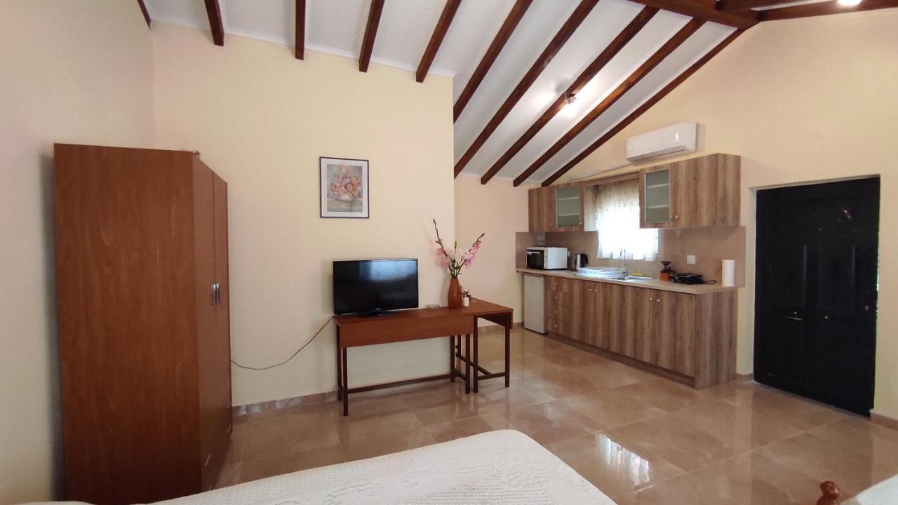 לפקימי Potami Studios מראה חיצוני תמונה